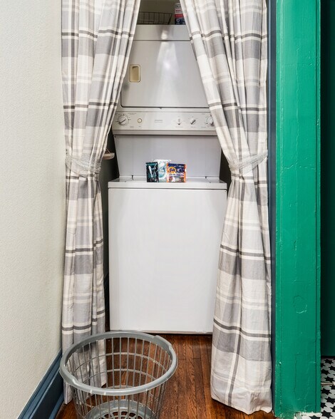 Our in-home laundry makes sure you stay fresh & ready for every adventure in Charlotte. - 713 Grandin Rd