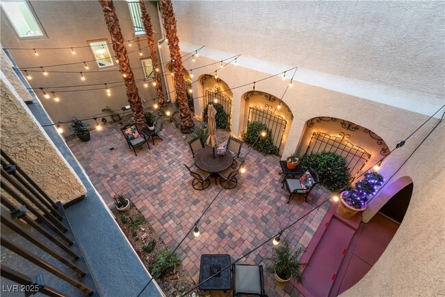 Building Photo - 2555 Hampton Rd