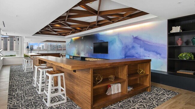 Building Photo - 315 S Halsted St