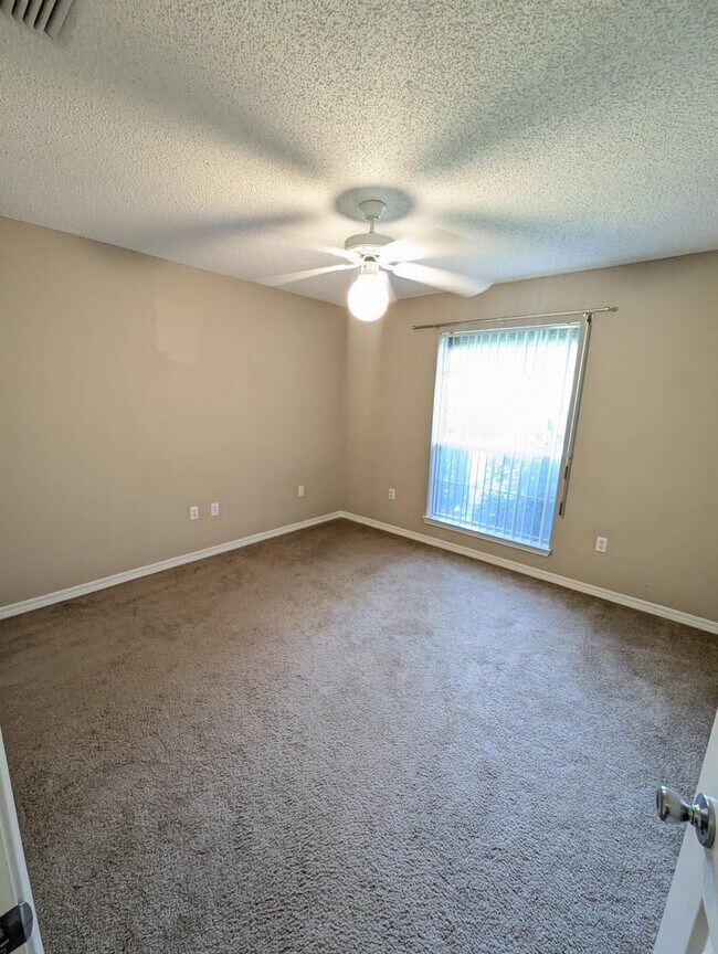 Building Photo - 7570 Pepperwood St