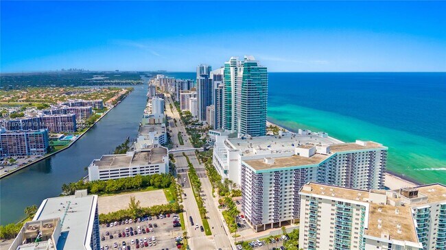Building Photo - 3725 S Ocean Dr