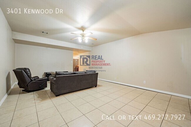 Building Photo - 3401 Kenwood Dr