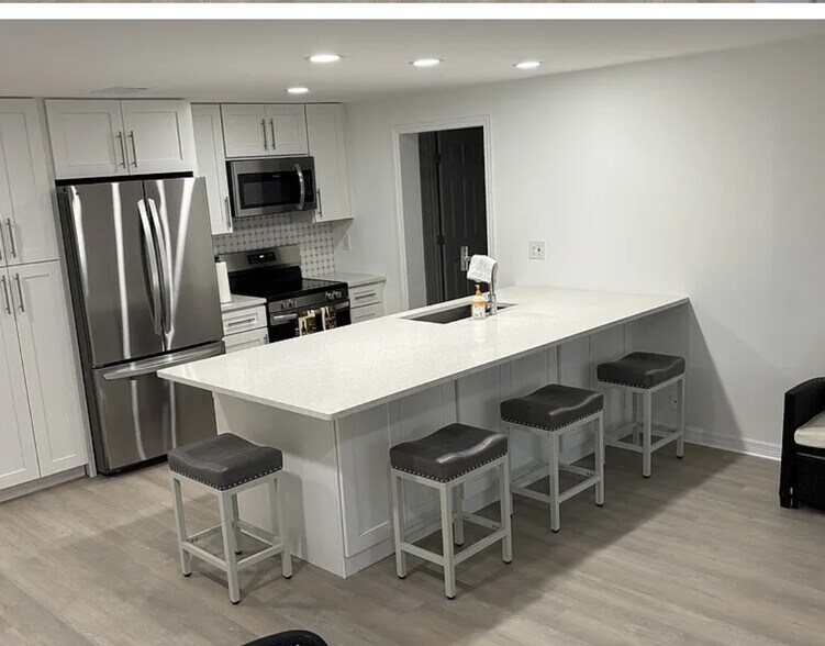 Building Photo - 11241 Temple Ct