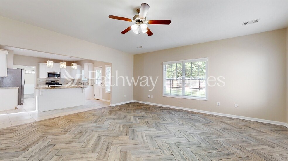 Building Photo - 3420 Gardenside Dr SW