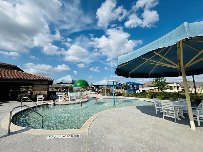 Building Photo - 16500 Aventura Ave
