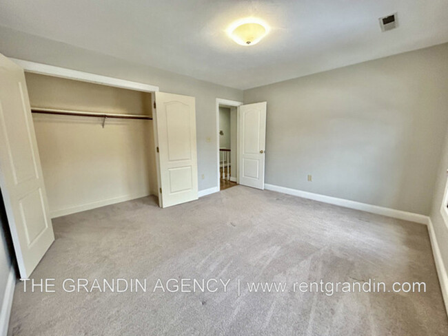 Building Photo - 4453 Brentwood Ct