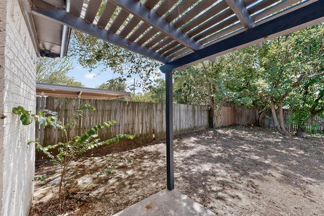 Building Photo - 6000 Cool Springs Dr