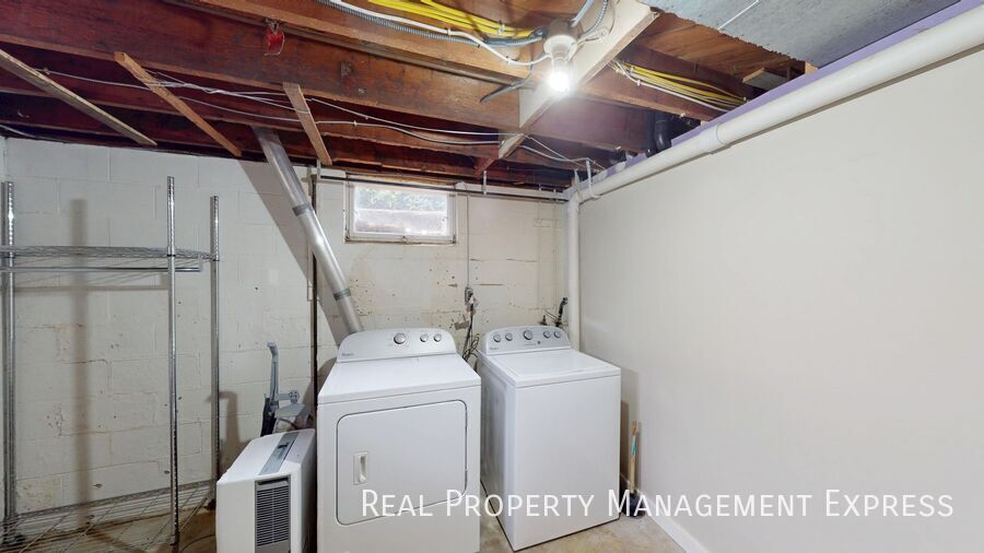 Building Photo - 4 Bedroom, 2 Bathroom Home for Rent in Sioux Falls