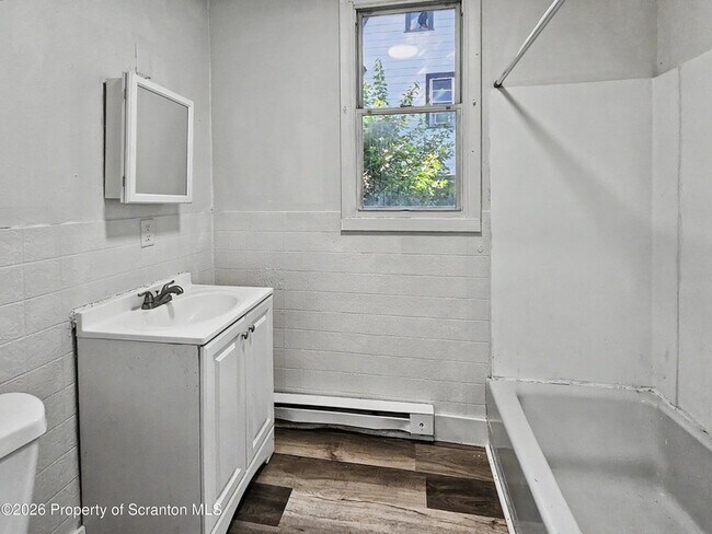 Building Photo - 602 Prospect Ave