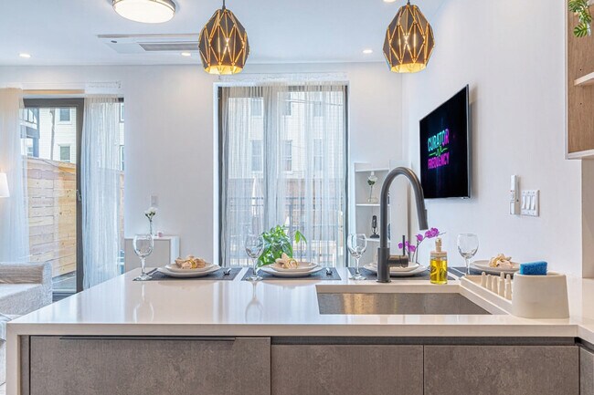 Building Photo - 251 Covert St.