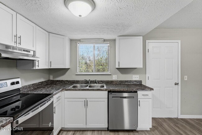 Building Photo - 110 Cheri Ln