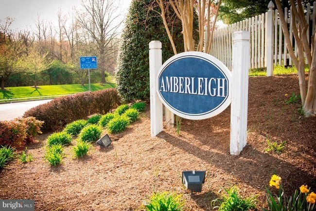 Building Photo - 6627 Briarleigh Way