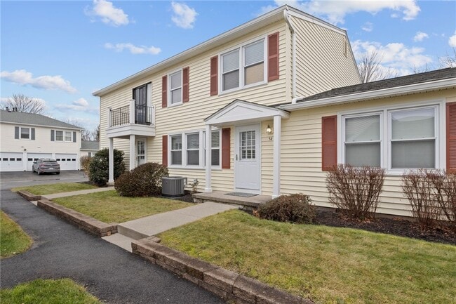 Building Photo - 34 Arrowhead Way S