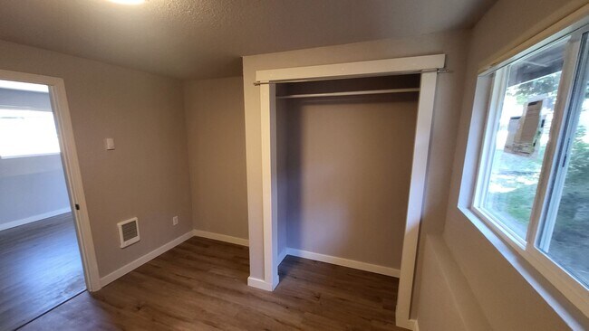 Building Photo - 2459 NE Burks Ct