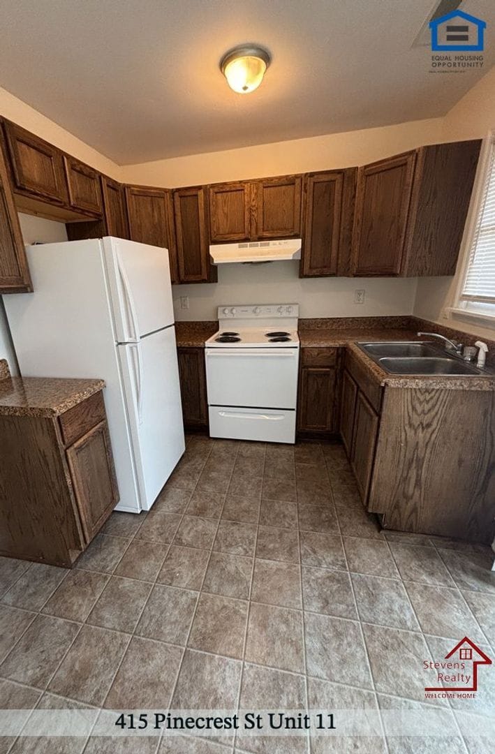 Building Photo - 415 Pinecrest St