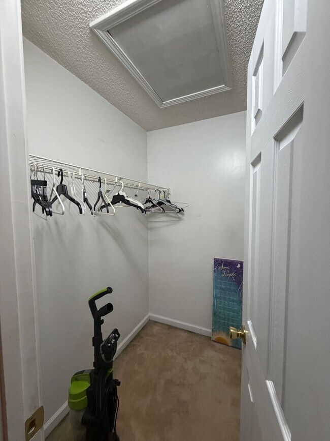 Building Photo - 1605 Willoughby Pk Ct