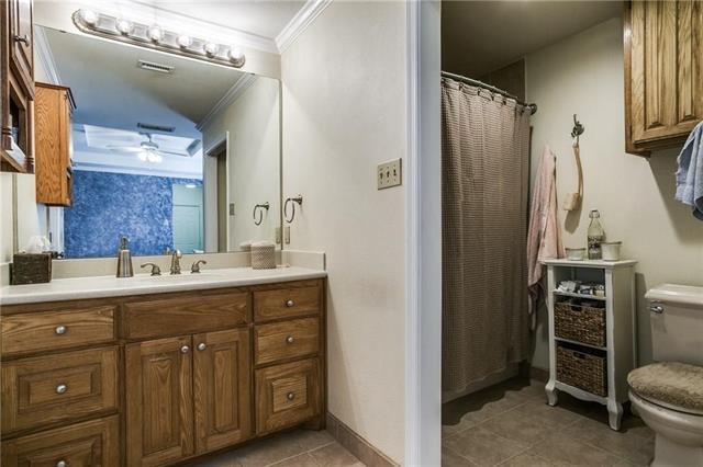 Building Photo - 2122 Edwin St