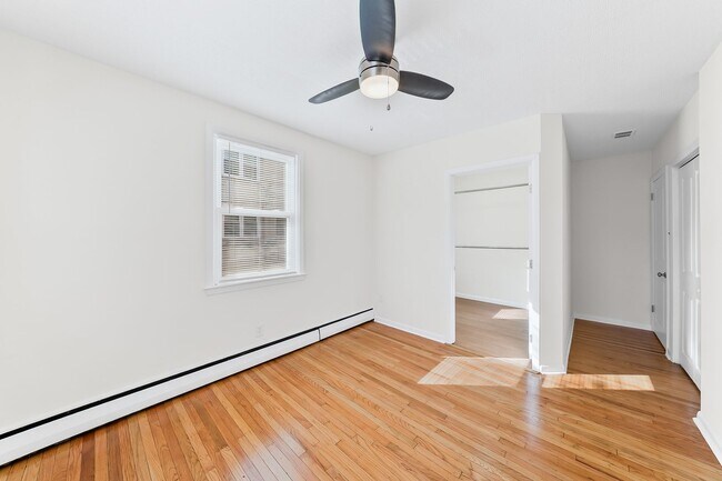 Building Photo - 709 Morgan Ave