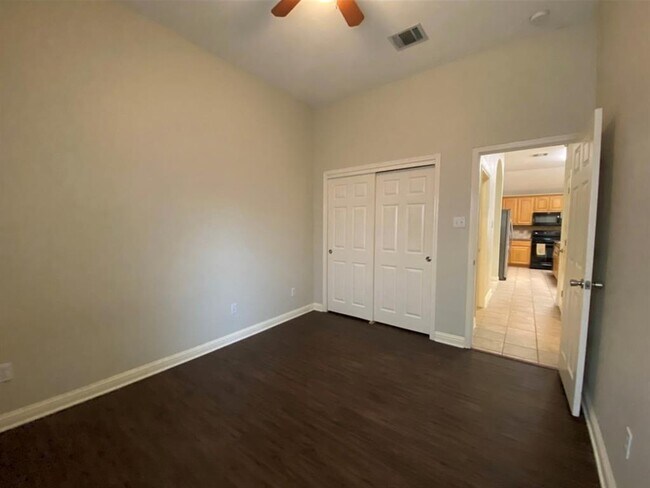 Building Photo - 3737 Turetella Dr