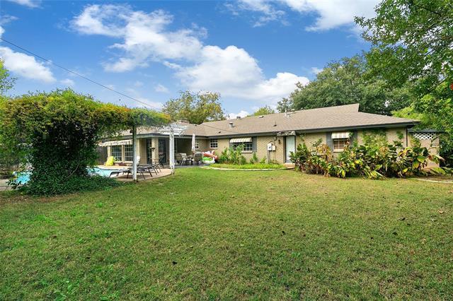 Building Photo - 6728 Victoria Ave