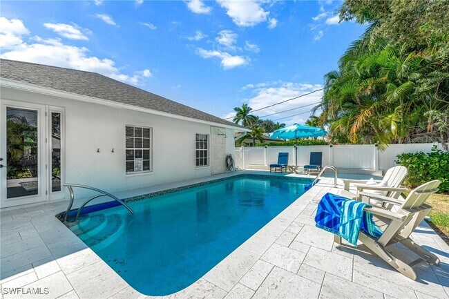 Building Photo - 575 101st Ave N