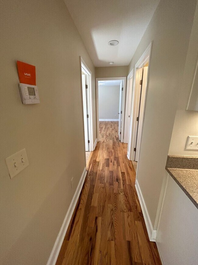 Building Photo - 2 Bedroom 1 Bath - Downtown Morganton - Anderson Place Apts.