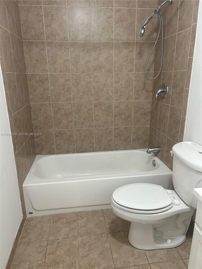 Building Photo - 17255 SW 95th Ave