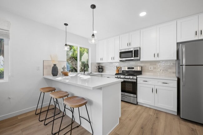 Building Photo - Fully furnished 1 bed 1 bath in Mission Beach.