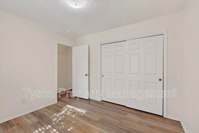 Building Photo - 1420 Stoneway Dr NW