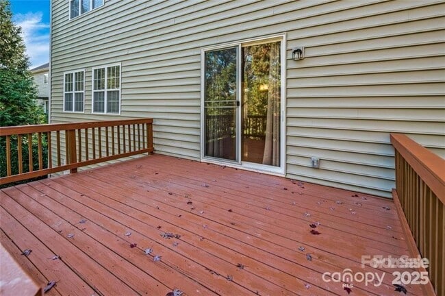 Building Photo - 407 Ranelagh Dr