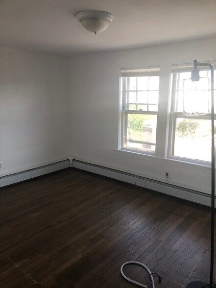 Building Photo - 40 Seafoam Ave