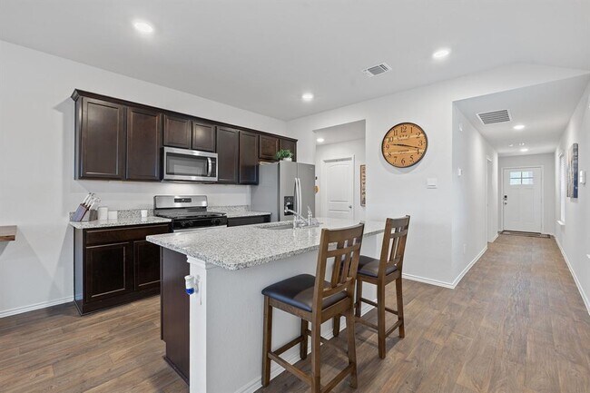 Building Photo - 269 Frogmore Lp