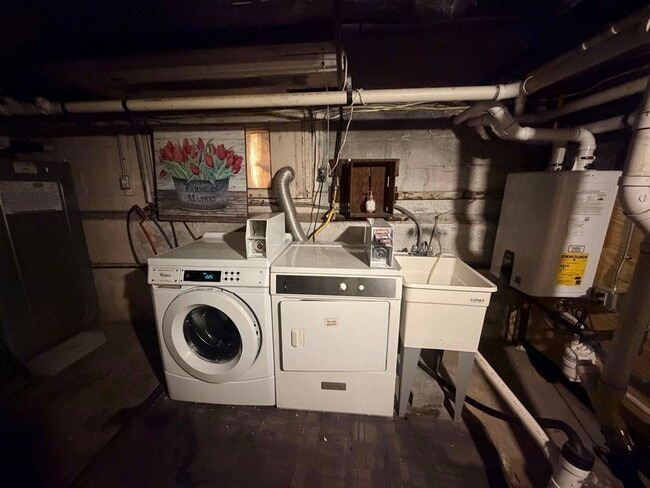 Building Photo - 138 W 30th St