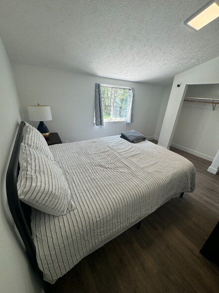 Building Photo - 805 E Taylor St