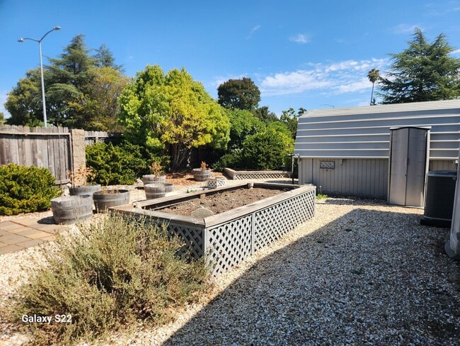 Building Photo - Charming 2-bedroom, 2- bathroom, mobile ho...