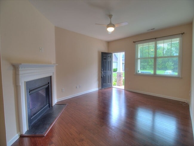 Building Photo - Charming 4-Bed, 3-Bath Home for Rent in Ru...