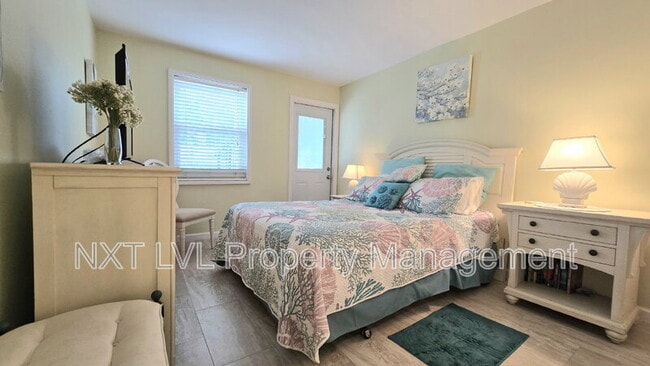 Building Photo - 1065 Gulf Shore Blvd N