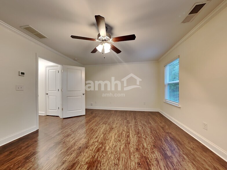 Building Photo - 174 Makenna Dr