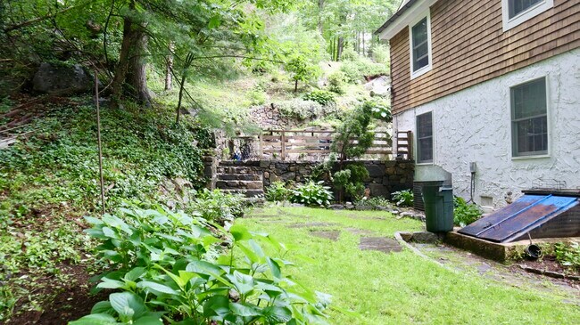 Building Photo - 19 Gaylord Dr N
