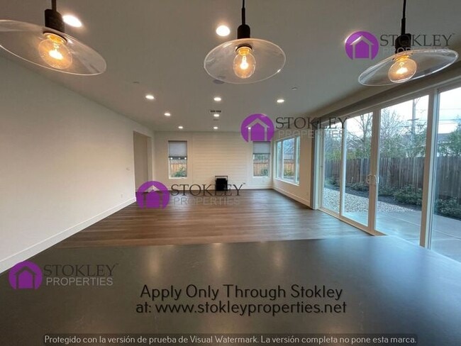 Building Photo - 3184 Manor Ave