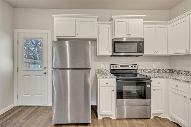 Building Photo - 414 N Tucker Ave