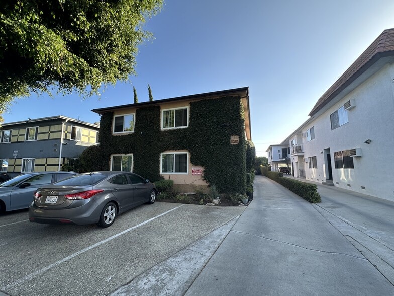 Building Photo - 3747 1/2 Westwood Blvd
