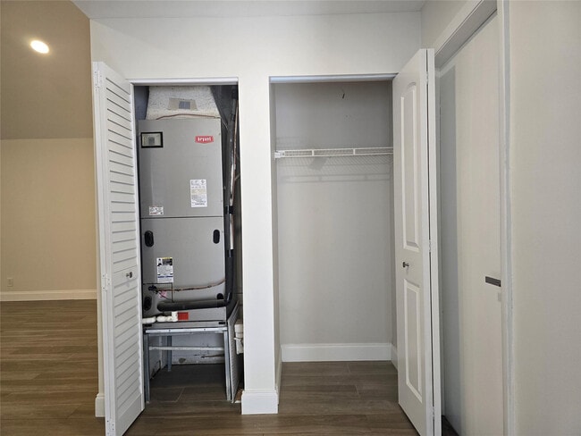 Building Photo - 2177 Montpeliar