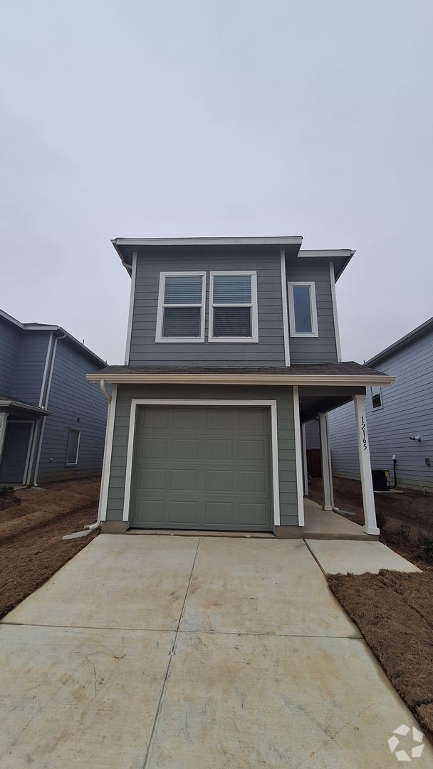 Building Photo - A spacious 2025 NEWLY BUILT 3 bedroom 2.5 ...