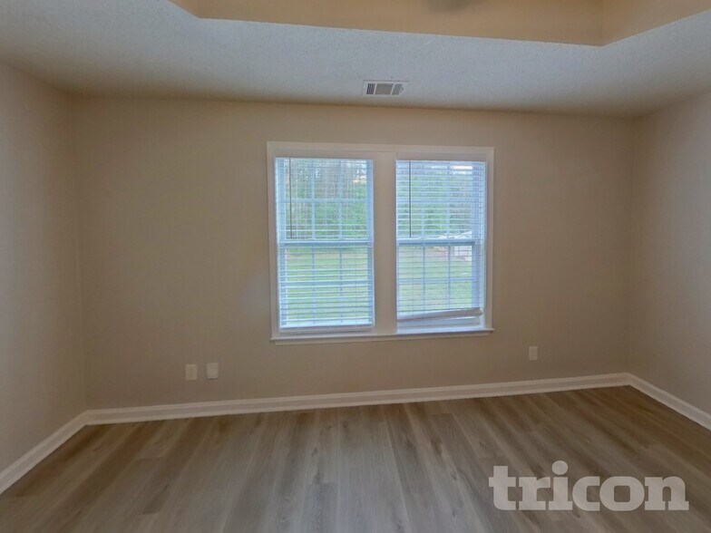 Building Photo - 421 Washington Dr