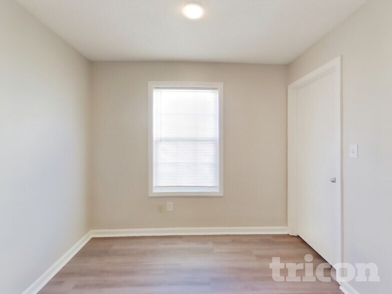 Building Photo - 12298 Wolf Run Rd