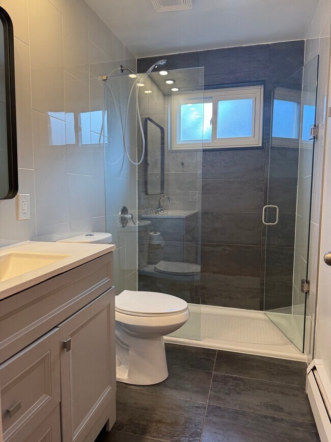 Building Photo - 2909 Van Dyke Dr