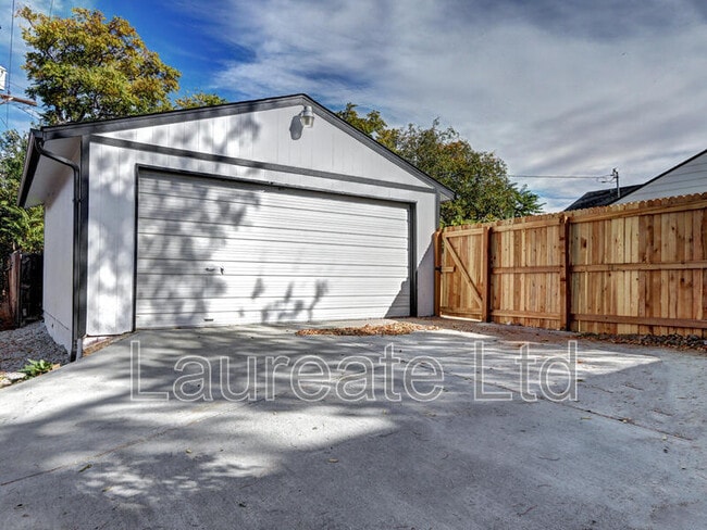 Building Photo - 3033 Leyden St