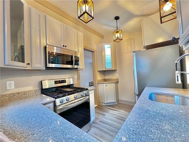 Building Photo - 23 Richard St