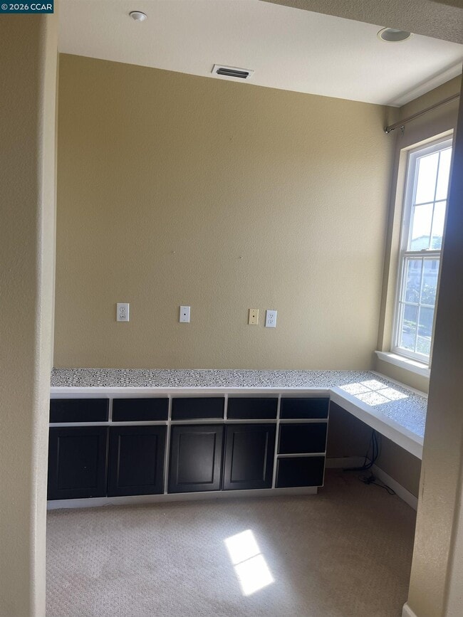 Building Photo - 2683 Presidio Dr